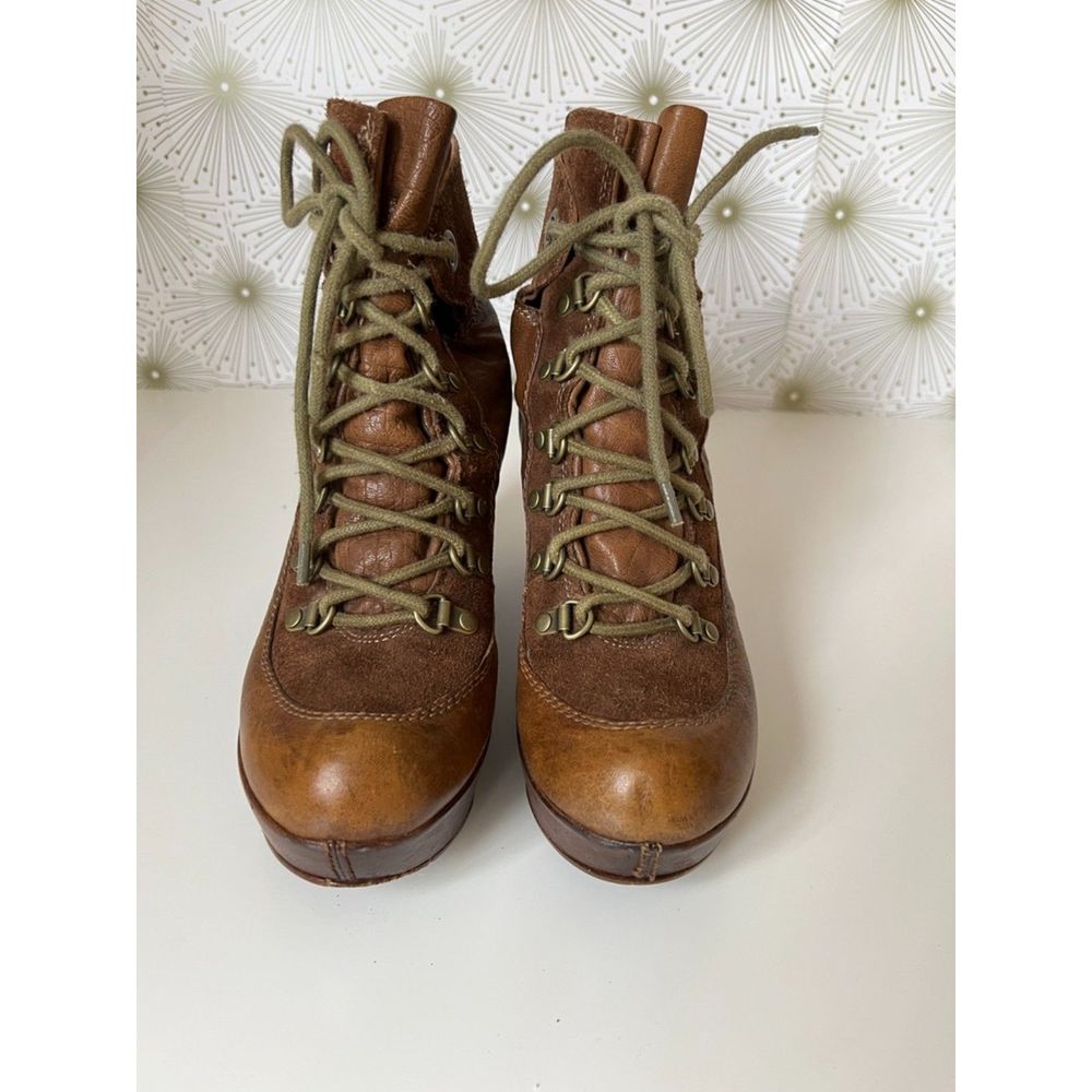 Kork-ease Militaire Maya Platform boots. Size 8